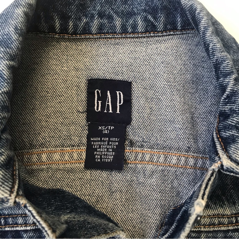 Vintage Gap Jean Jacket, Size 4 (XS). - Picture 6 of 6